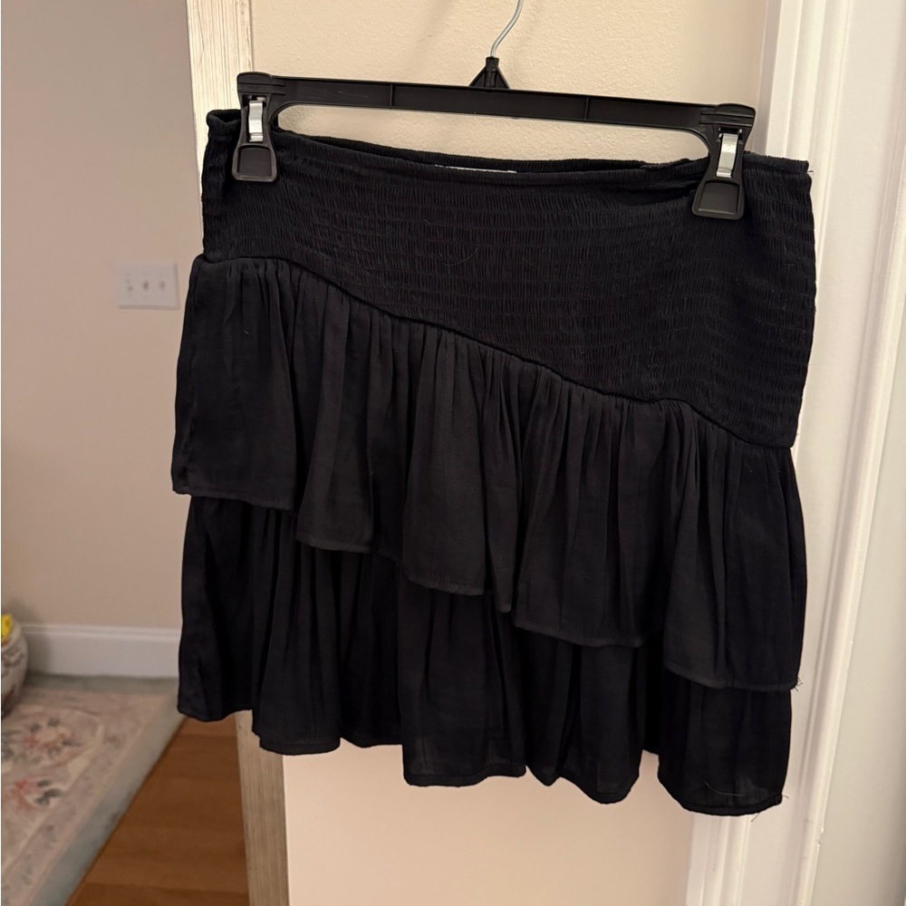 Vestique Black Ruched Mini Skirt